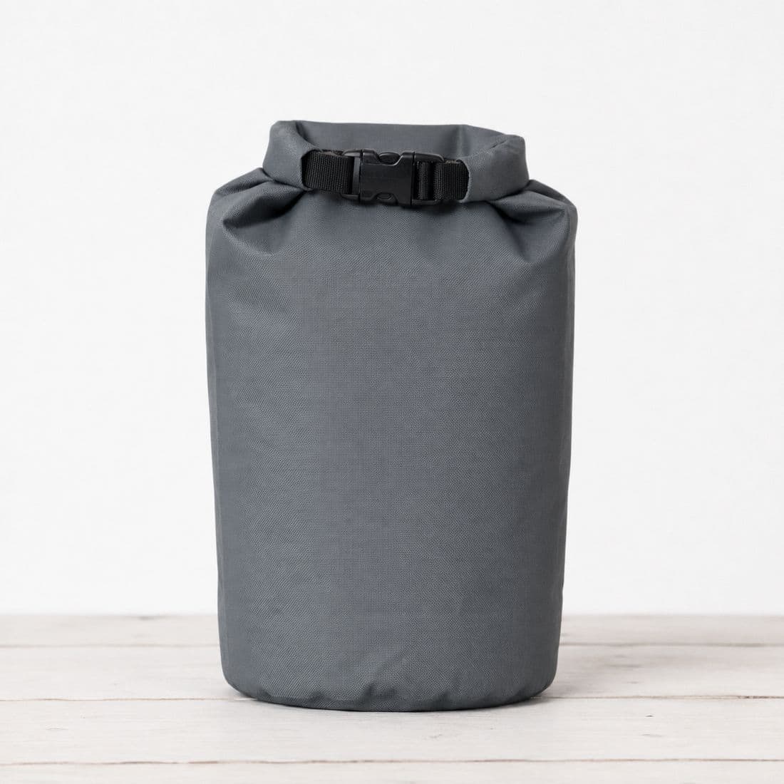 Dry Bag W4, A roll-top bag for the things you want to stay dry in an open boat, on deck, in rain and spray.